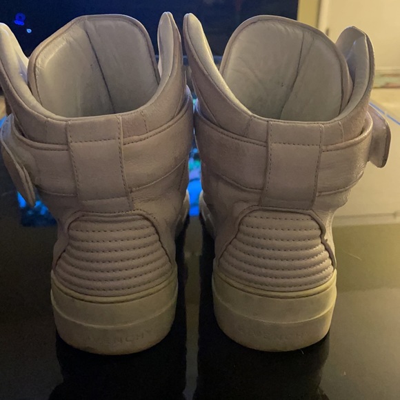 Givenchy Tyson Star Leather High-Top Sneaker - Picture 3 of 4